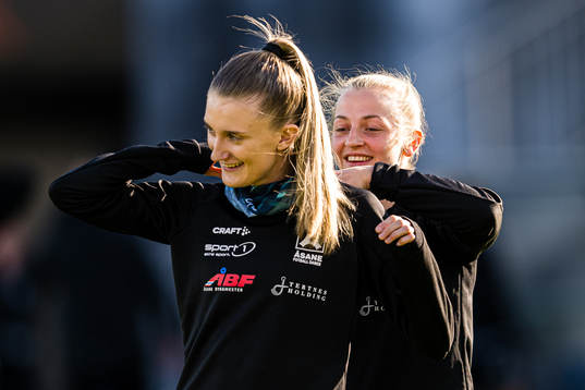 Synne Eide Bjørnebøle and Alise Tvilde Evensen of Åsane