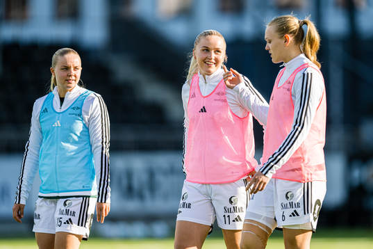 Celine Emilie Nergård, Anna Langås Jøsendal and Elin