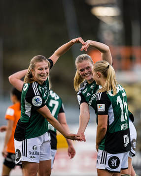Cesilie Andreassen of Rosenborg celebrates with Mathilde