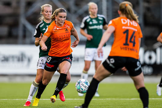 Mali Lilleås Næss of Rosenborg and Ida Skaar Kroken of