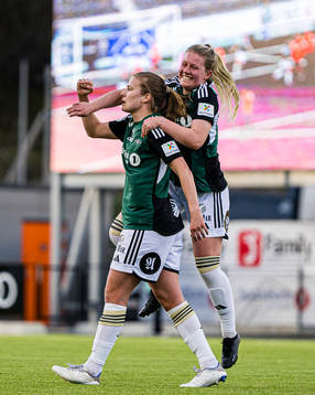 Cesilie Andreassen of Rosenborg celebrates with Selma Sol