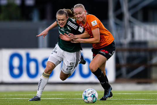 Elin Åhgren Sørum of Rosenborg and Nina Vestbøstad of
