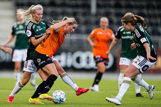 Mali Lilleås Næss of Rosenborg and Ida Skaar Kroken of