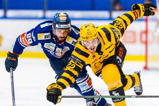 Växjös Jayden Halbgewachs och Skellefteås Jonathan