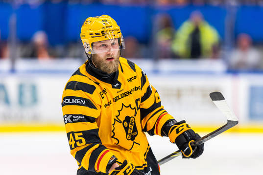 Skellefteås Oscar Möller jublar
