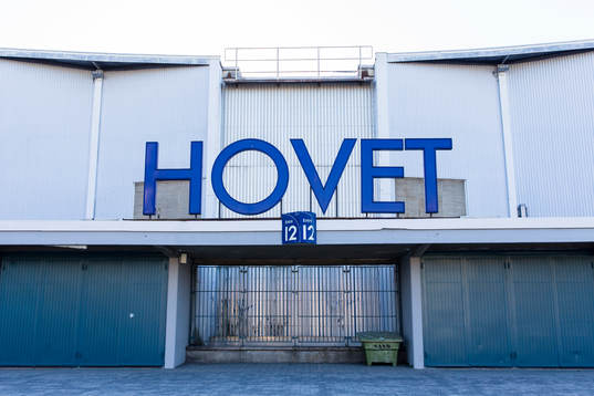 Vy utanför Hovets Isstadion