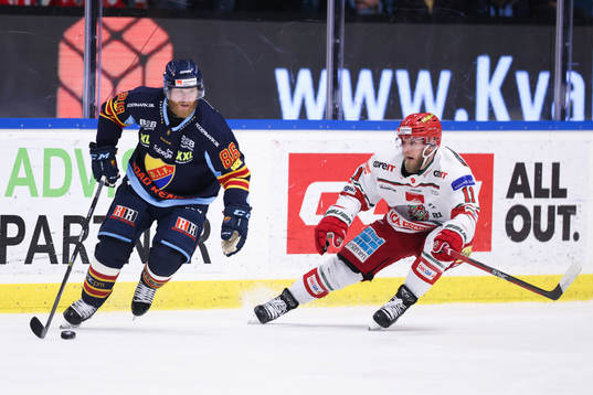 Djurgårdens Linus Klasen och Modos +mo11+under final tre i