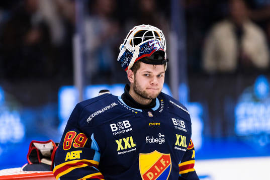Djurgårdens målvakt Jesper Myrenberg deppar