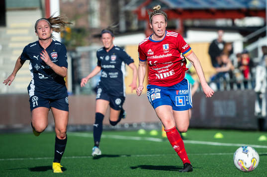 FC Rosengårds Karin Lundin och Vittsjös Sandra Adolfsson