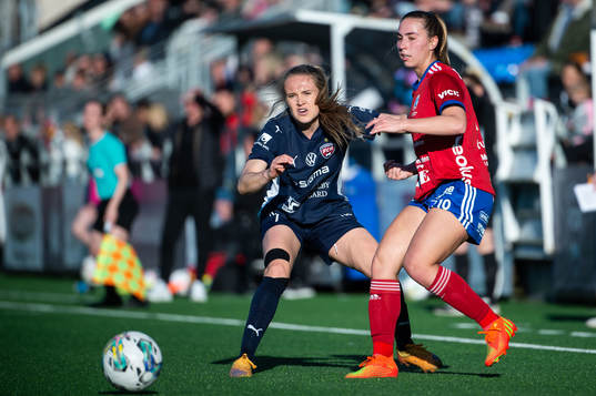 FC Rosengårds Fiona Brown och Vittsjös Sarah Stratigakis