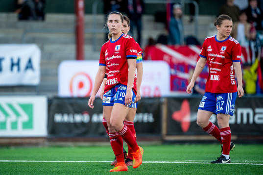 Vittsjös Sarah Stratigakis deppar med lagkamraterna