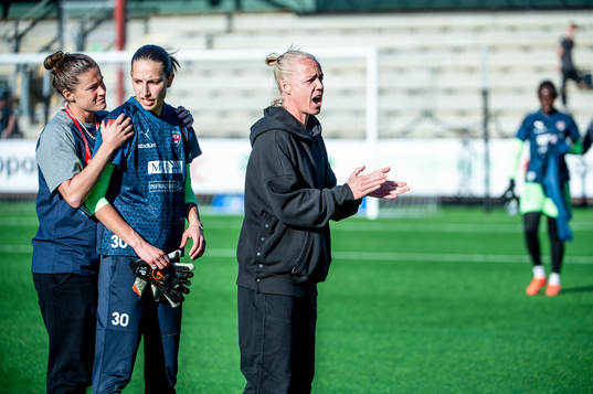 FC Rosengårds skadade Caroline Seger innan fotbollsmatchen