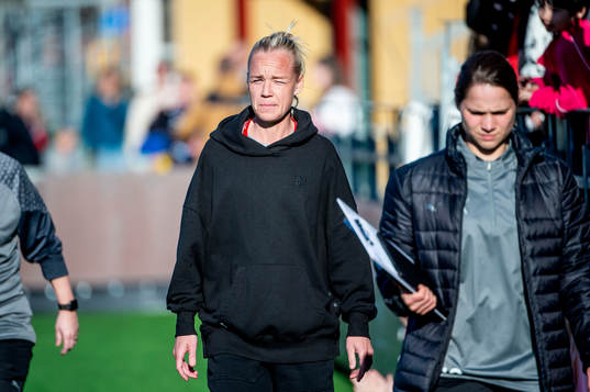 FC Rosengårds skadade Caroline Seger innan fotbollsmatchen