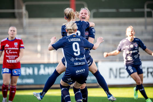 FC Rosengårds Karin Lundin jublar