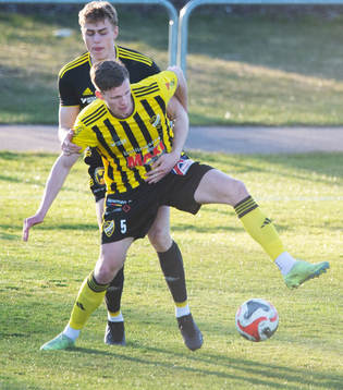 IFK Hässleholms Axel Henriksson i matchen i division 2