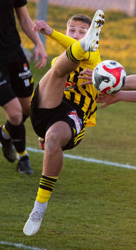 IFK Hässleholms André Gustafson  i matchen i division 2