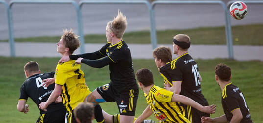 IFK Hässleholms Hugo Arvidsson i matchen i division 2