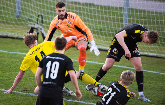 IFK Hässleholms Hugo Arvidsson i matchen i division 2