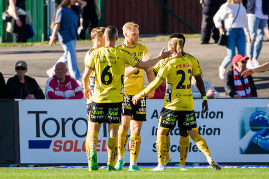 Elfsborgs Sveinn Guðjohnsen jublar