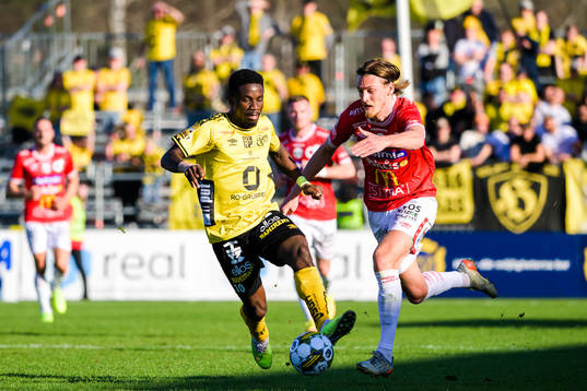 Elfsborgs Michael Baidoo och Degerfors Gustav Granath