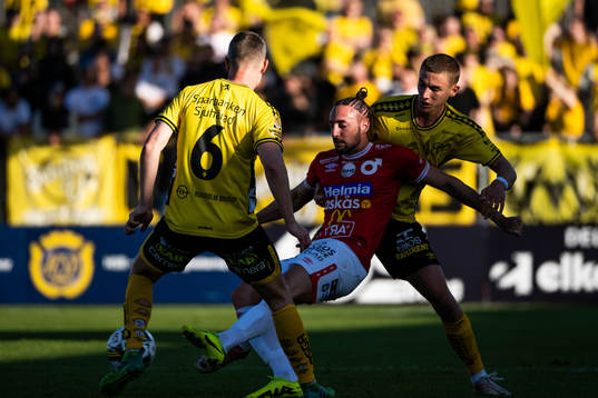 Degerfors Dijan Vukojevic och Elfsborgs Gustaf Lagerbielke
