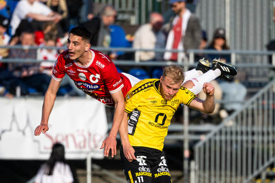 Degerfors Seid Korac och Elfsborgs Sveinn Guðjohnsen