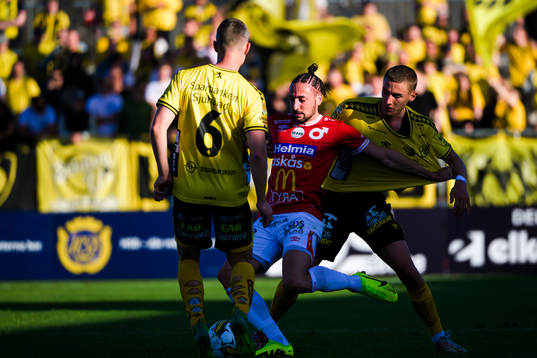 Degerfors Dijan Vukojevic och Elfsborgs Gustaf Lagerbielke