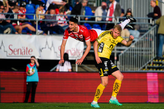 Degerfors Seid Korac och Elfsborgs Sveinn Guðjohnsen