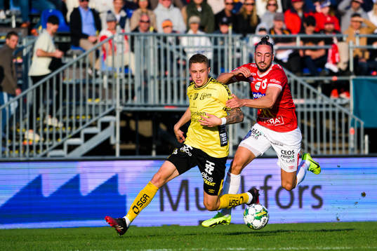 Elfsborgs Sebastian Holmen och Degerfors Dijan Vukojevic