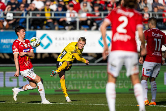 Degerfors Oscar Wallin och Elfsborgs Jacob Ondrejka