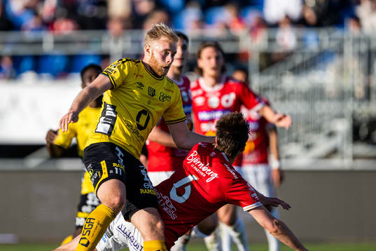 Elfsborgs Sveinn Guðjohnsen och Degerfors Oscar Wallin
