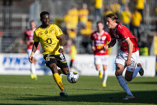 Elfsborgs Michael Baidoo och Degerfors Gustav Granath
