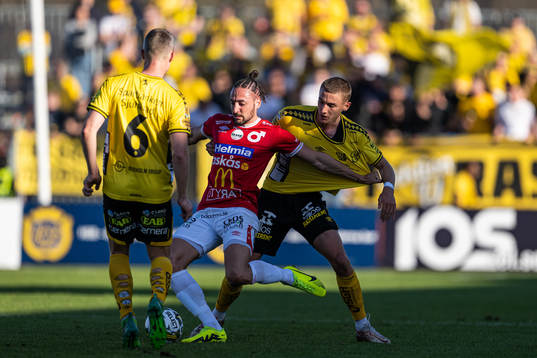 Degerfors Dijan Vukojevic och Elfsborgs Gustaf Lagerbielke
