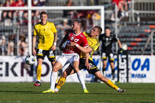 Degerfors Dijan Vukojevic och Elfsborgs Gustaf Lagerbielke