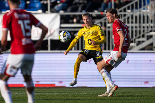 Elfsborgs Jacob Ondrejka och Degerfors Gustav Granath