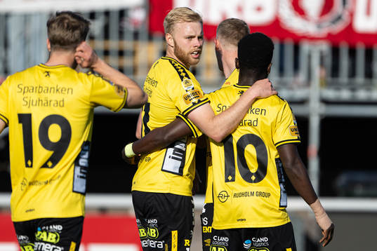 Elfsborgs Sveinn Guðjohnsen jublar