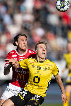 Degerfors Gustav Granath och Elfsborgs Jeppe Møldrup Okkels
