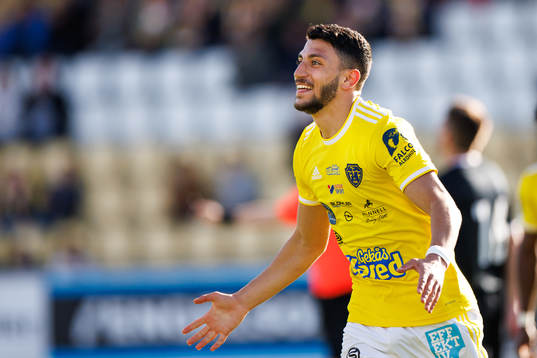 Falkenbergs Leonardo Farah Shahin jublar