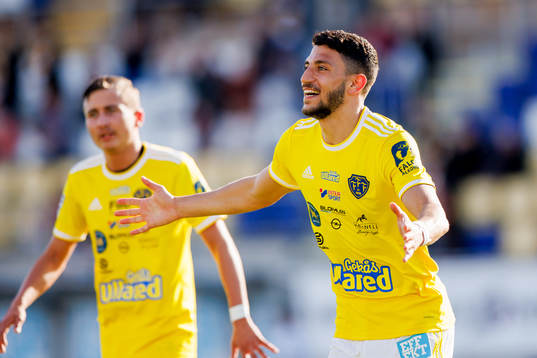 Falkenbergs Leonardo Farah Shahin jublar