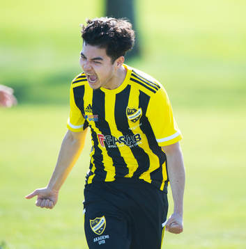 IFK Hässleholms Alireza Nasari jublar