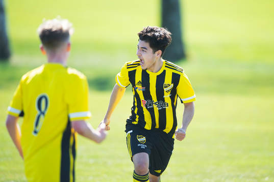IFK Hässleholms Alireza Nasari jublar