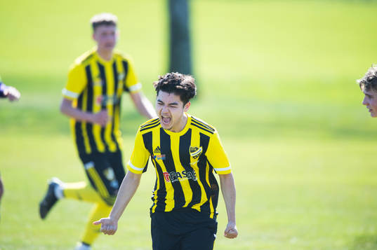 IFK Hässleholms Alireza Nasari jublar