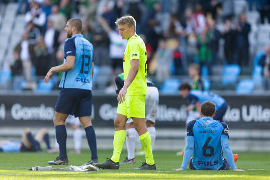 Landskronas Erik Hedenquist, målvakt Svante Hildeman och