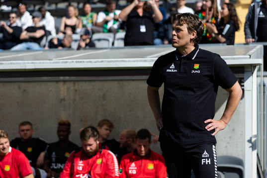 GAIS tränare Fredrik Holmberg innan fotbollsmatchen i
