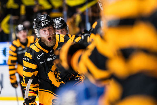 Skellefteås Oscar Möller jublar