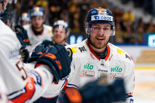 Växjös Joel Kellman jublar