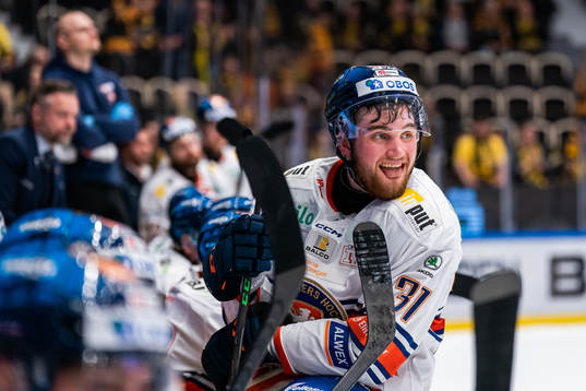 Växjös Glenn Gustafsson jublar