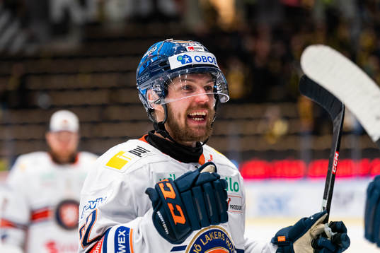Växjös Manuel Ågren jublar