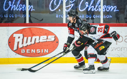 Nybros Hannes Johansson och Piteås Linus Lindmark