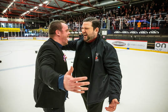 Nybros klubbdirektör Kim Ahlqvist och Nybros tränare